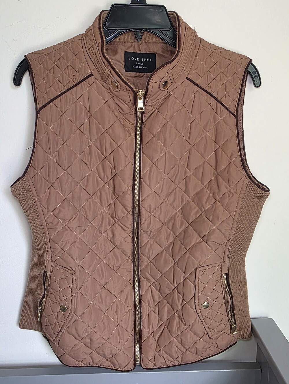 Love Tree Quilted Tan Sleeveless Vest With Gold Hardware Womens Size Large